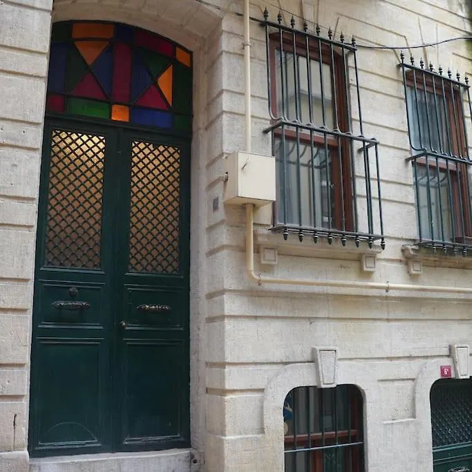 Apartment Beyoglu'Nun Kalbinde Yueksek Tavanli Daire Istanbul