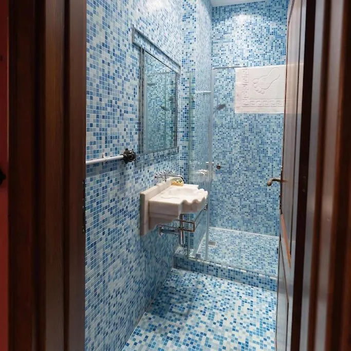 Beyoglu'Nun Kalbinde Yueksek Tavanli Daire Istanbul