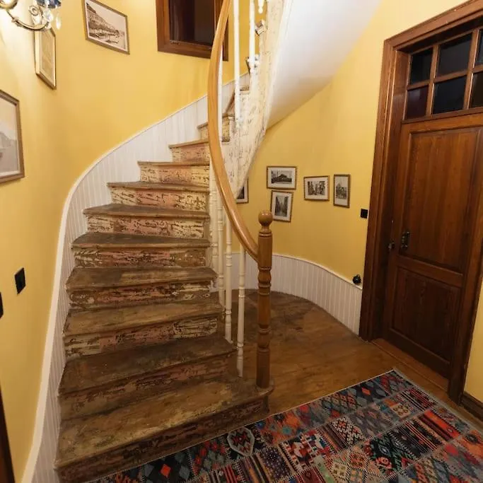 Beyoglu'Nun Kalbinde Yueksek Tavanli Daire Istanbul