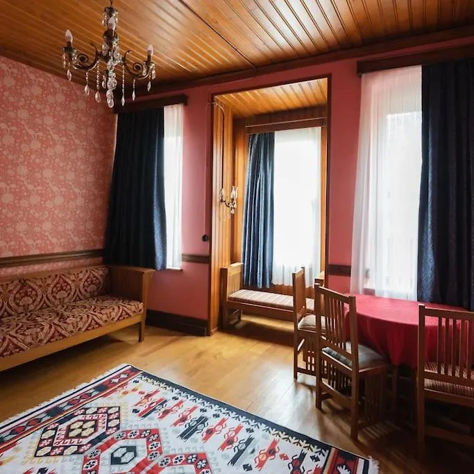 Beyoglu'Nun Kalbinde Yueksek Tavanli Daire Istanbul
