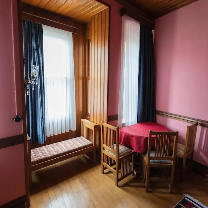 Beyoglu'Nun Kalbinde Yueksek Tavanli Daire Istanbul Apartment