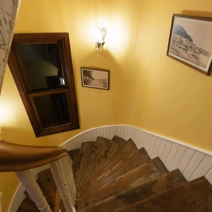 Apartment Beyoglu'Nun Kalbinde Yueksek Tavanli Daire Istanbul
